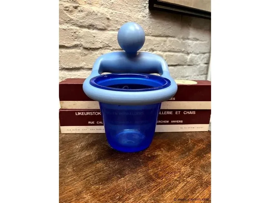 Div. goederen: wo. vintage, boeken, kaders en schilderijen, antiek, decoratie, alessi, taxidermie, juwelen, meubelen enz.