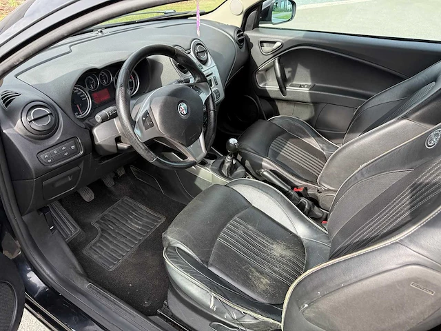 Alfa - 2010 - romeo - mito - personenauto - afbeelding 15 van  35