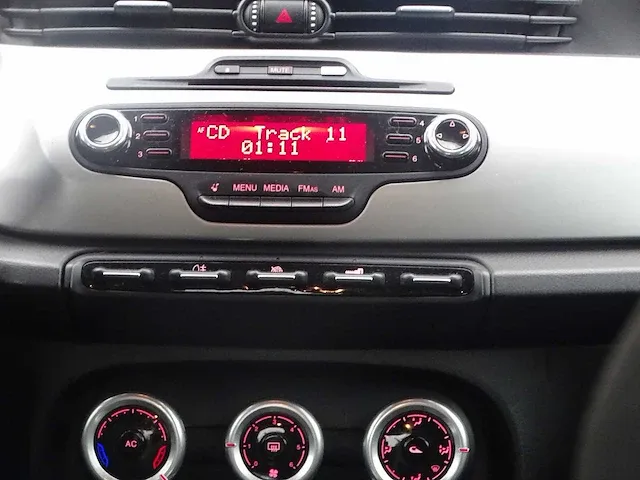 Alfa romeo - - mito - personenauto - afbeelding 7 van  26