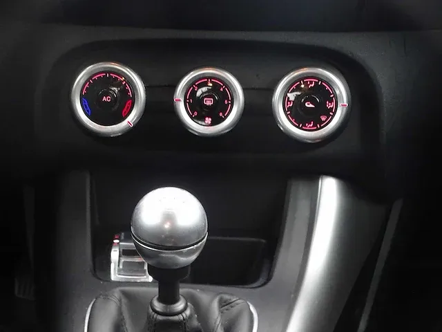 Alfa romeo - - mito - personenauto - afbeelding 8 van  26