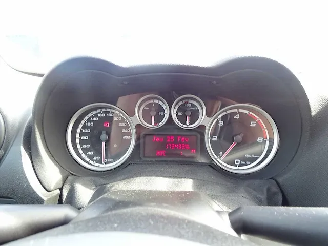 Alfa romeo - - mito - personenauto - afbeelding 16 van  26