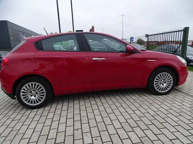 Alfa romeo - - mito - personenauto - afbeelding 24 van  26