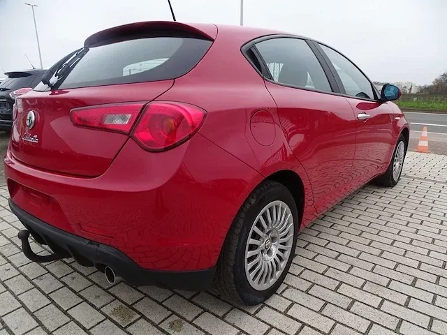 Alfa romeo - - mito - personenauto - afbeelding 25 van  26