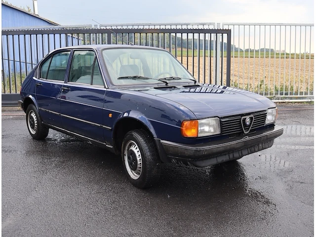 Alfa romeo - alfasud 1.3 - afbeelding 1 van  26