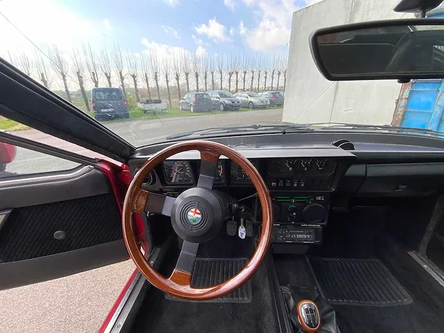 Alfa romeo - gtv - gtv 2.0i - oldtimer - afbeelding 9 van  28
