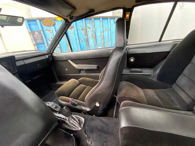 Alfa romeo - gtv - gtv 2.0i - oldtimer - afbeelding 13 van  28