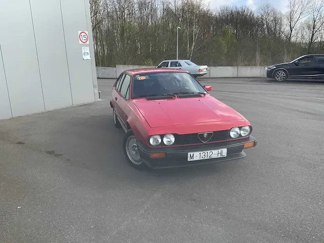 Alfa romeo - gtv - gtv 2.0i - oldtimer - afbeelding 23 van  28