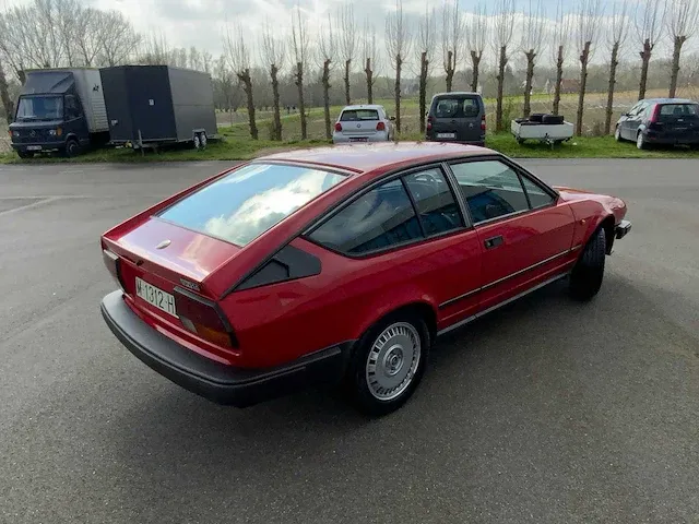 Alfa romeo - gtv - gtv 2.0i - oldtimer - afbeelding 24 van  28