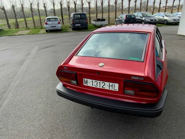 Alfa romeo - gtv - gtv 2.0i - oldtimer - afbeelding 28 van  28