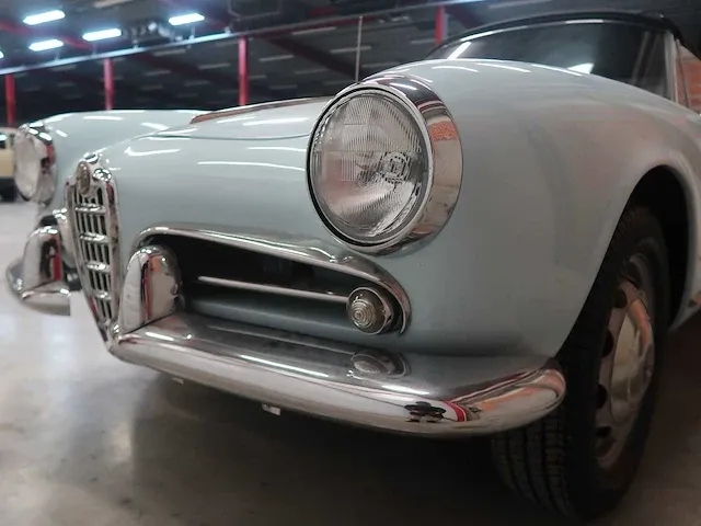 Alfa romeo - spider - 1962 - afbeelding 18 van  77
