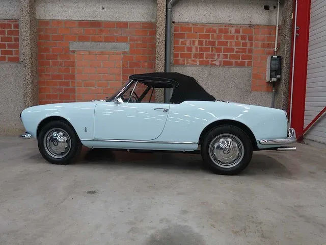 Alfa romeo - spider - 1962 - afbeelding 12 van  77