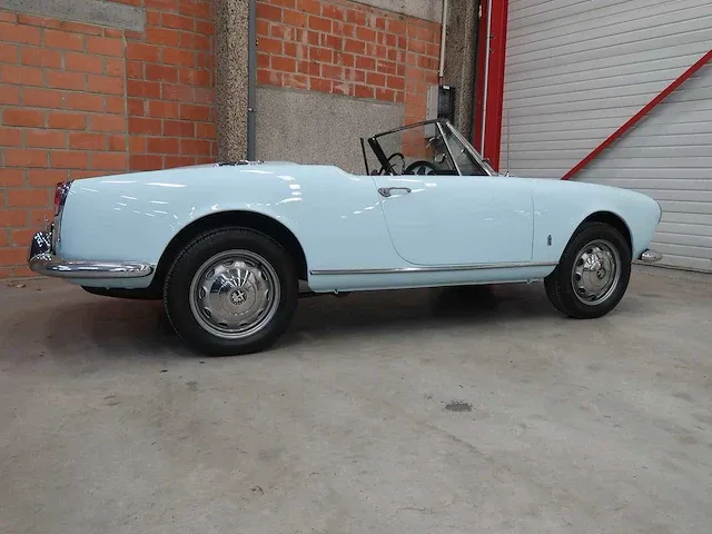Alfa romeo - spider - 1962 - afbeelding 68 van  77