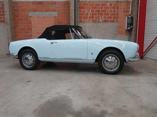 Alfa romeo - spider - 1962 - afbeelding 67 van  77