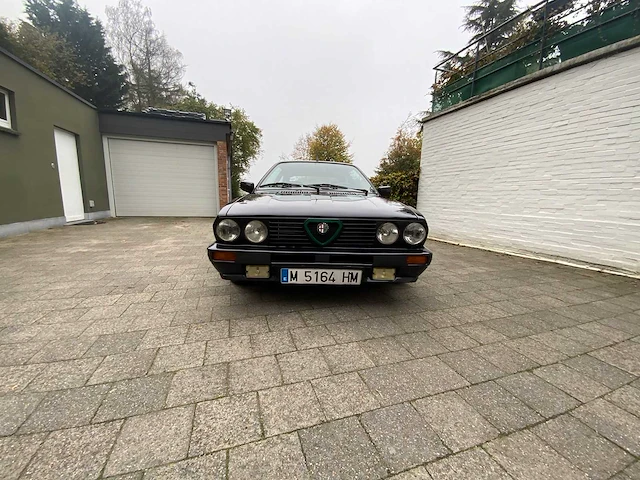 Alfa-romeo - sprint 1.5 qv - oldtimer - afbeelding 47 van  48