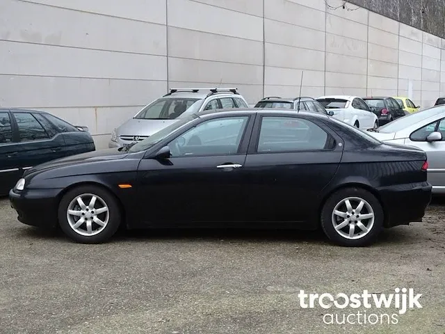 Alfa romeo 156 1.9 jtd (barn-find) - afbeelding 12 van  45