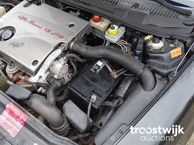 Alfa romeo 156 1.9 jtd (barn-find) - afbeelding 38 van  45