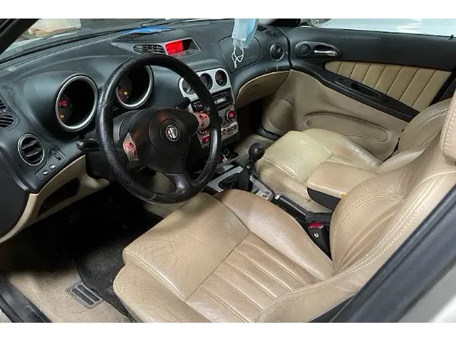 Alfa romeo 156 - afbeelding 13 van  14
