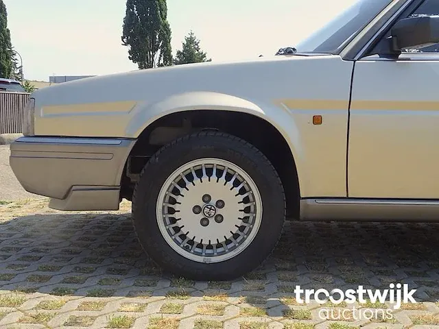 Alfa romeo 90 _ 2.5 v6 'quadrifoglio oro' - afbeelding 10 van  53