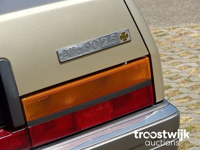 Alfa romeo 90 _ 2.5 v6 'quadrifoglio oro' - afbeelding 15 van  53