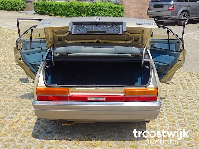 Alfa romeo 90 _ 2.5 v6 'quadrifoglio oro' - afbeelding 29 van  53