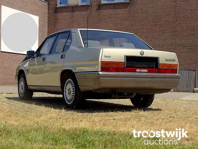 Alfa romeo 90 _ 2.5 v6 'quadrifoglio oro' - afbeelding 3 van  53