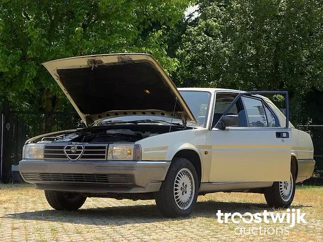 Alfa romeo 90 _ 2.5 v6 'quadrifoglio oro' - afbeelding 48 van  53