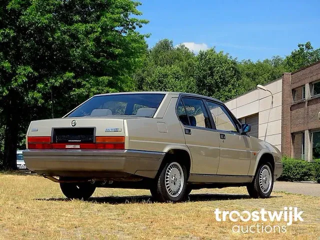 Alfa romeo 90 _ 2.5 v6 'quadrifoglio oro' - afbeelding 4 van  53