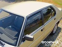 Alfa romeo 90 _ 2.5 v6 'quadrifoglio oro' - afbeelding 8 van  53