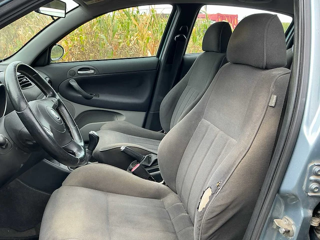 Alfa romeo alfa 147 - 2004 - afbeelding 2 van  23