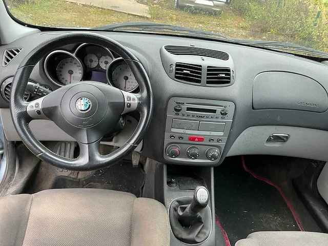 Alfa romeo alfa 147 - 2004 - afbeelding 3 van  23