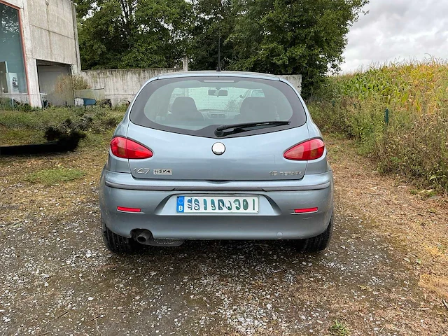 Alfa romeo alfa 147 - 2004 - afbeelding 18 van  23