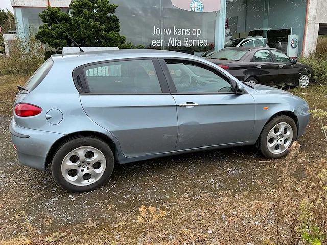 Alfa romeo alfa 147 - 2004 - afbeelding 20 van  23