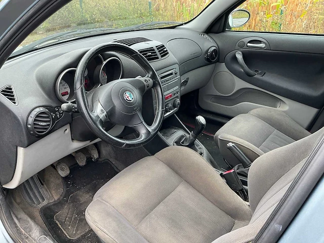 Alfa romeo alfa 147 - 2004 - afbeelding 23 van  23