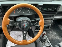 Alfa romeo alfa 75 oldtimer - 1990 - afbeelding 4 van  22