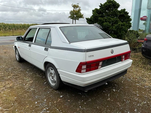 Alfa romeo alfa 75 oldtimer - 1990 - afbeelding 16 van  22