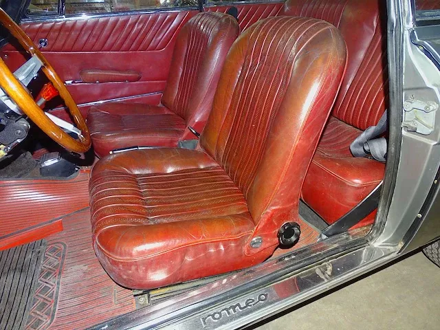 Alfa romeo giulia sprint gt - afbeelding 26 van  48