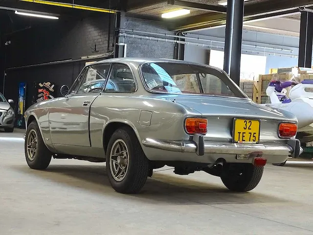 Alfa romeo giulia sprint gt - afbeelding 23 van  48
