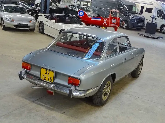 Alfa romeo giulia sprint gt - afbeelding 34 van  48