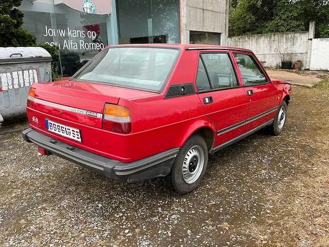 Alfa romeo giulietta oldtimer - 1981 - afbeelding 21 van  25