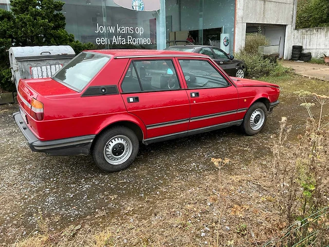 Alfa romeo giulietta oldtimer - 1981 - afbeelding 22 van  25