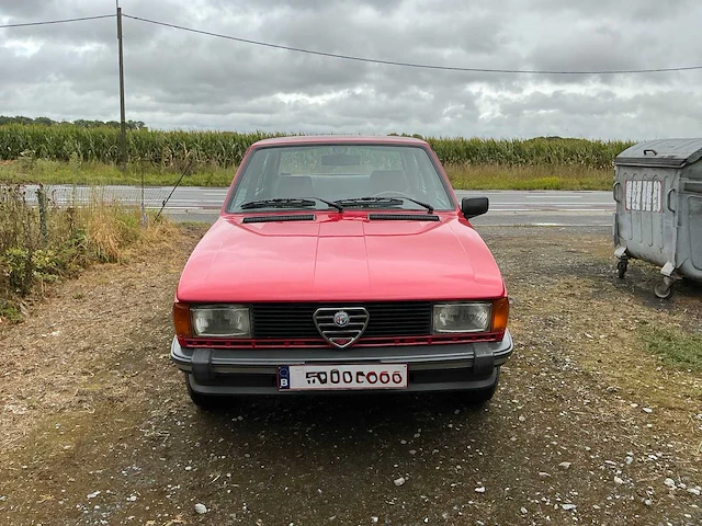 Alfa romeo giulietta oldtimer - 1981 - afbeelding 23 van  25