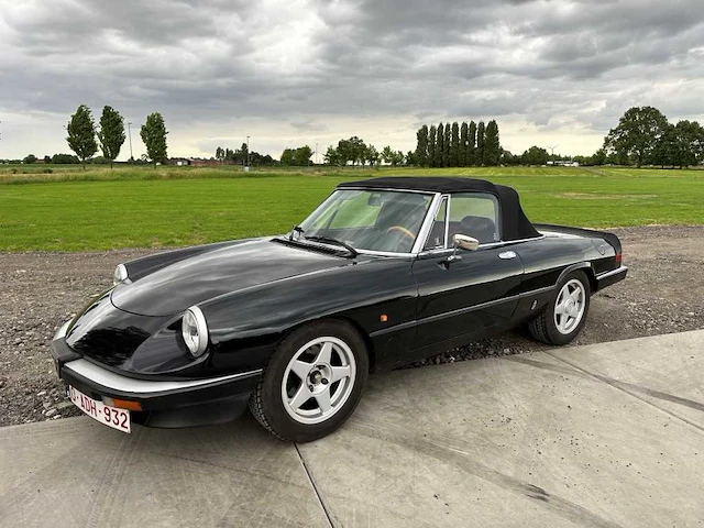 Alfa romeo spider 1600 oldtimer - afbeelding 1 van  33