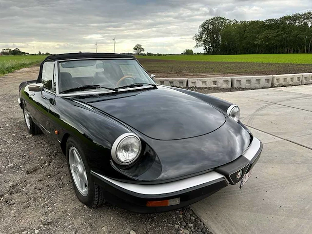 Alfa romeo spider 1600 oldtimer - afbeelding 4 van  33