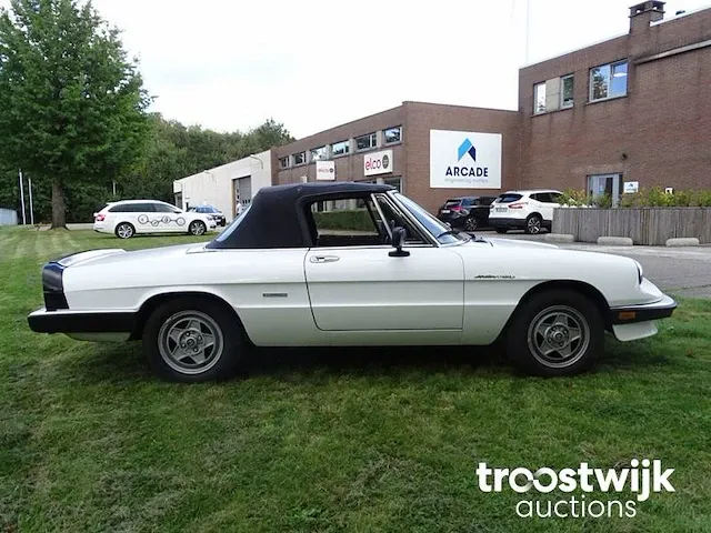 Alfa romeo spider 2.0 veloce - afbeelding 33 van  36
