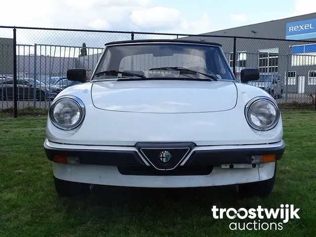 Alfa romeo spider 2.0 veloce - afbeelding 35 van  36