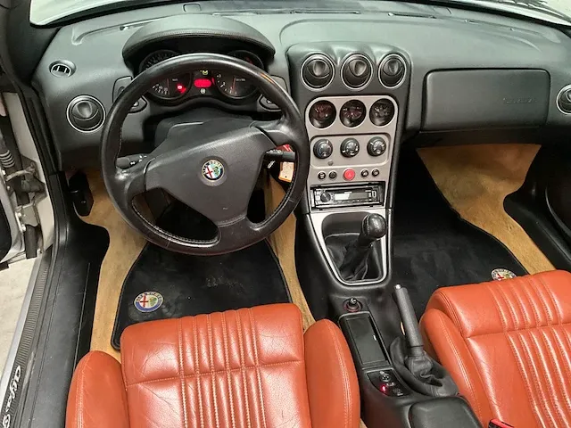Alfa romeo spider - afbeelding 14 van  35