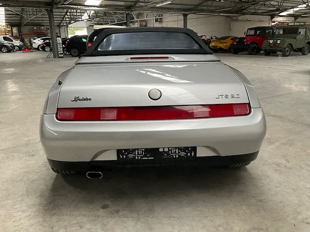 Alfa romeo spider - afbeelding 4 van  35