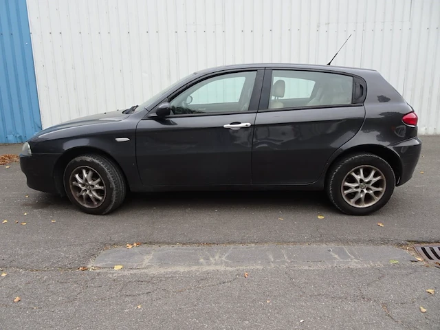 Alfa romeo - afbeelding 1 van  19