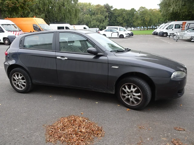 Alfa romeo - afbeelding 13 van  19