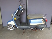 Alfa scooter - afbeelding 1 van  4